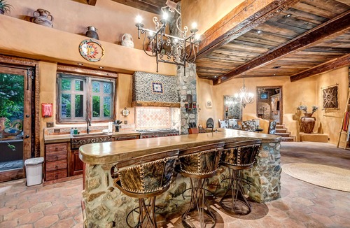 Cave Creek House | de las Cruces - Cave Creek Mountain Retreat with Pool sleeps 10