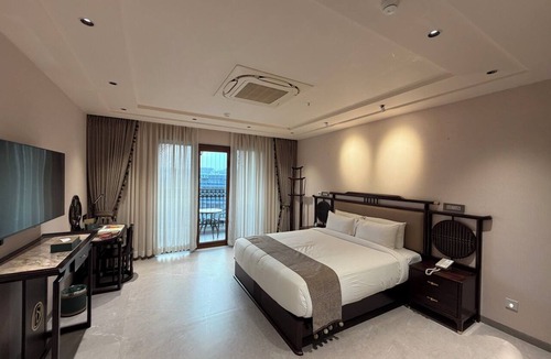 Bavdhan Hotel | De Lush Pune