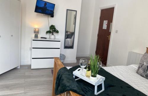 Oadby Apartment | De Luxe Aparthotel