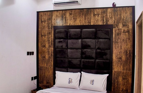 Abuja Hotel | De Mipos Luxury Suites