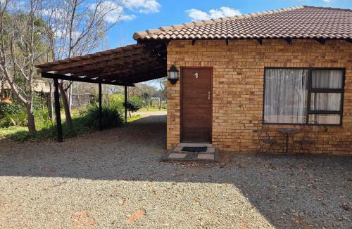 Klerksdorp House | De Rustique Self Catering Accommodation