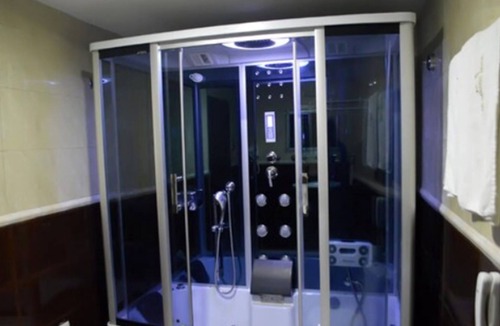 Agege Hotel | De Santos Hotel