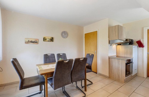 Gellinghausen Apartment | Apartment 'Wallensiepen' with Balcony and Wi-Fi