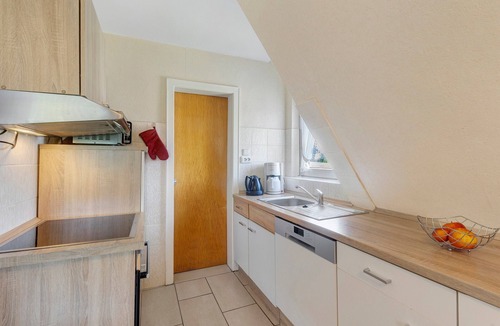 Gellinghausen Apartment | Apartment 'Wallensiepen' with Balcony and Wi-Fi