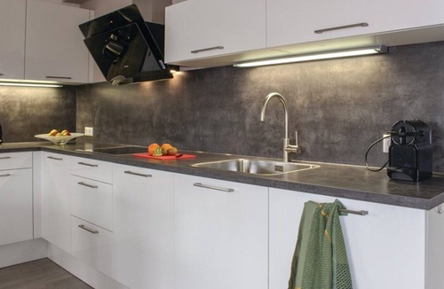 Idskenhuizen House | De Singelier is an 8 person wellness water villa