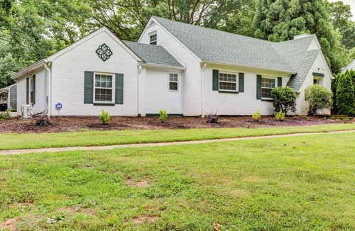 Winston - Salem House | Deacon Stays: The Idlewilde - Walk to Wake Forest University