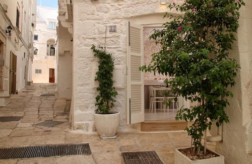 Old Town Cisternino Apartment | DeaDomus55