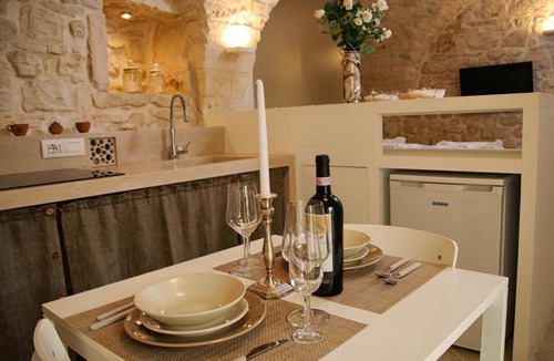 Old Town Cisternino Apartment | DeaDomus55