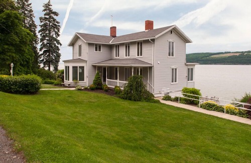 Watkins Glen Cottage | Dean Lake House:"Historic Seneca Lake Home"