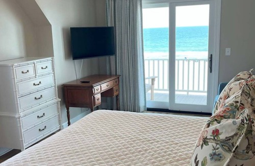 Debordieu Colony House | Debordieu Beach Front Traditional Home-located at 1415 Debordieu Blvd.