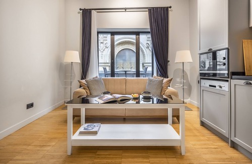 Karakoy Apartment | DeCamondo Residence