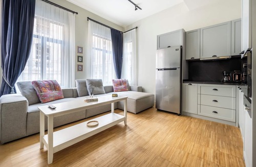 Karakoy Apartment | DeCamondo Residence