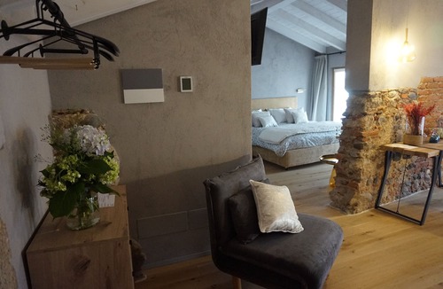 Borgomanero Bed & Breakfast | Decanter House