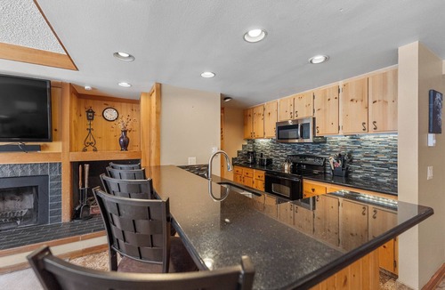 Lakeside Village Apartment | Decatur #1786 by Summit County Mountain Retreats