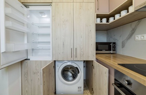 Kypseli Apartment | DECEMBER DISCOUNTS:2 mins walk from trendy pedestrian str