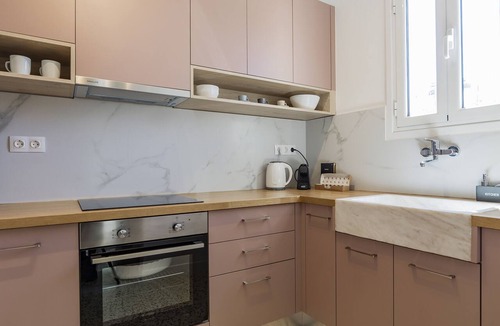 Kypseli Apartment | DECEMBER DISCOUNTS:2 mins walk from trendy pedestrian str