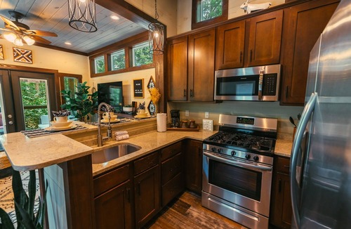 Monteagle Cabin | Deciduous Dreams in Deer Lick Falls