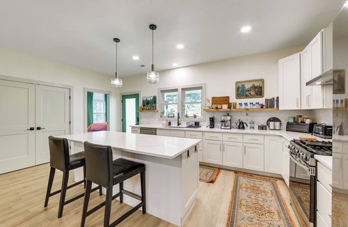 Leicester House | Deck & Fire Pit! Mtn Escape, 12 Mi to Asheville