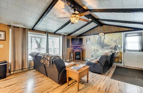Dresden House | Deck & Fire Pit! Muskingum Fishing Cabin