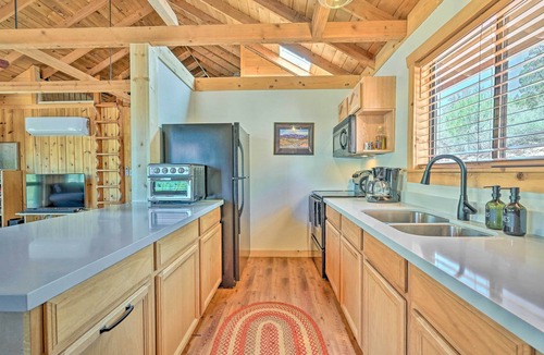 Payson Cottage | Deck & Mogollon Rim Views: Secluded Payson Cabin