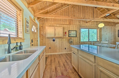 Payson Cabin | Deck & Mogollon Rim Views: Secluded Payson Cabin