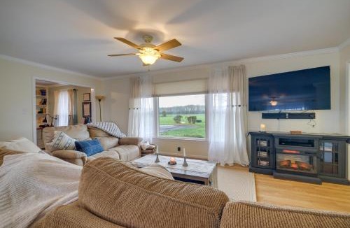 Bealeton House | Deck & Pasture Views! Bealeton Farmhouse Escape