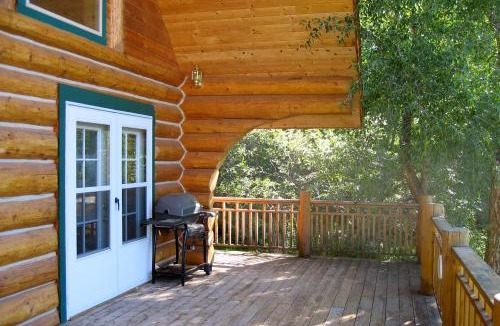 Gypsum House | Deck & Pond Views! 2-Acre, Woodsy Rocky Mtn Haven