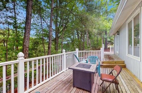 Conway House | Deck & Private Dock! Waccamaw River Retreat