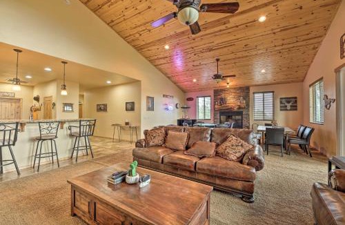 Sierra Pines House | Deck & Views: Dog-Friendly Cabin in Show Low!