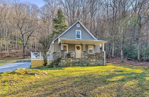 Frank House | Deck + Views: Spacious Newland Home!