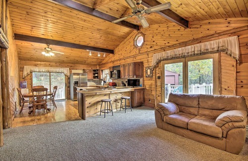 James Creek Cottage | Deck w/Private Hot Tub: James Creek Cabin