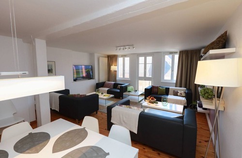 Old Town Apartment | decker duplex city center 145m2 ac 3br 3bth