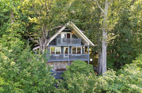 Old Fort Cabin | Decks + Lake Access: Scenic North Carolina Retreat