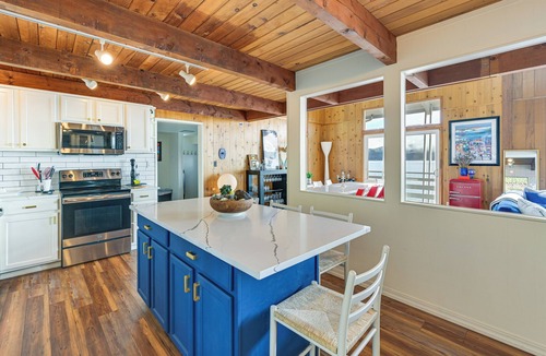 Shelton House | Decks & Views: Waterfront Shelton Home