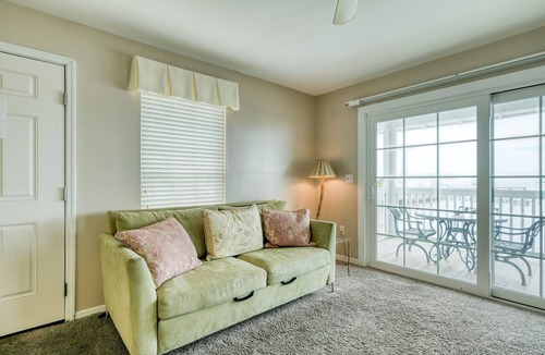 Cedar Key Condo | Decorator Quality Condo at Island Place 315!