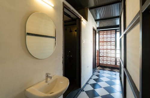 Gandhipuram Hostel | Decostel