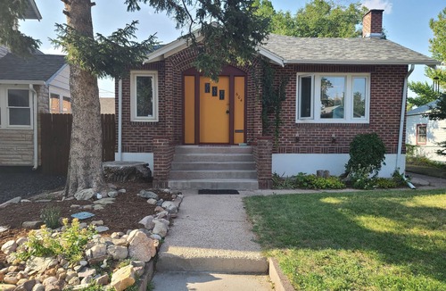 Cheyenne House | Dee's Cottage, Central, Entire Home, Pet Friendly.