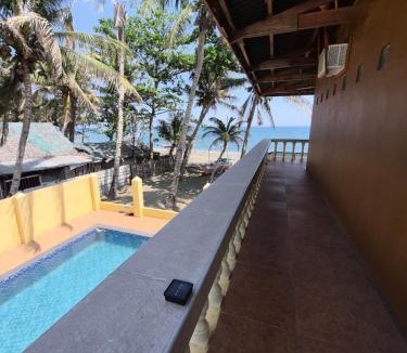 Cauayan Bed & Breakfast | DEE'S Seaside Beach House