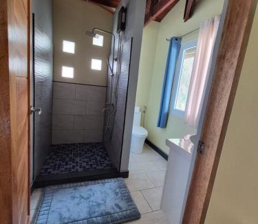 Cauayan Bed & Breakfast | DEE'S Seaside Beach House
