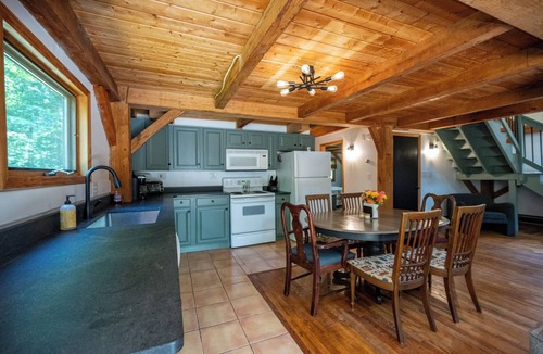 Accident Cabin | Deep Creek Cabin with Hot Tub + Fire Pit