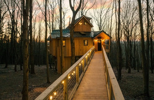 McHenry House | Deep Creek Lake Tree House with Hot Tub