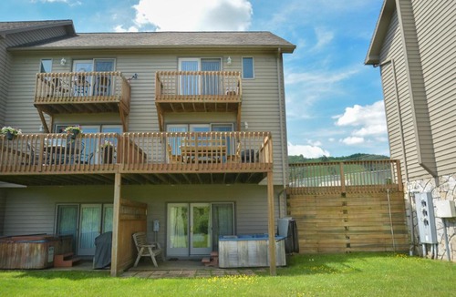 McHenry House | Deep Creek Village #10 Three-Bedroom Townhome