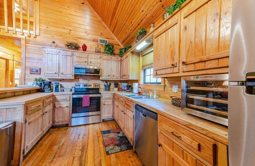 Broken Bow Cabin | Deep in the hardwoods near the end of Timber Creek Trail, you will discover this