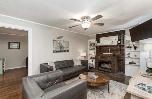 Kingston Springs House | Deep Roots Retreat Historic Kingston Springs Home Pets Welcome Near Nashville