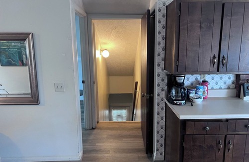 Anniston House | Deep stairs Loft with Wi-Fi, AC in charming Anniston