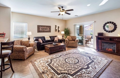 San Tan Valley House | Deep Summer Discount 3B 2Bt POOL close to Airport