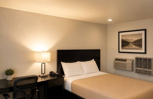 Owego Hotel | Deep Well Motel