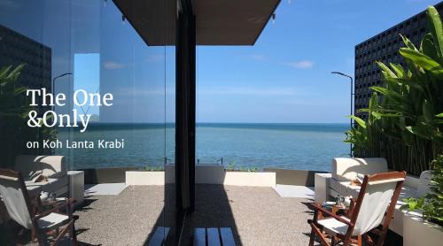 Saladan Villa | DEEPSPACE cabin on Quiet Beach