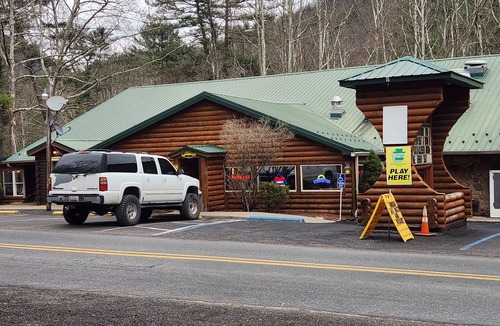 Antes Fort Cabin | Deer Charming 2-bedroom Fly Fishing cabin with WiFi, AC in Waterville, PA