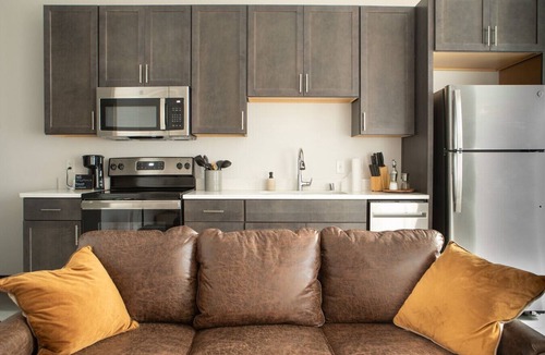 Westown Apartment | Deer District Studio Apt - One Block from Fiserv and Baird